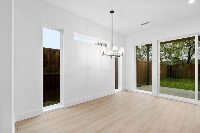 2814 Guymon Street, Dallas, TX 75212