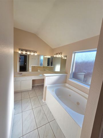 1810 Saint Nevis Drive, Mansfield, TX 76063