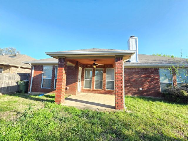 1810 Saint Nevis Drive, Mansfield, TX 76063