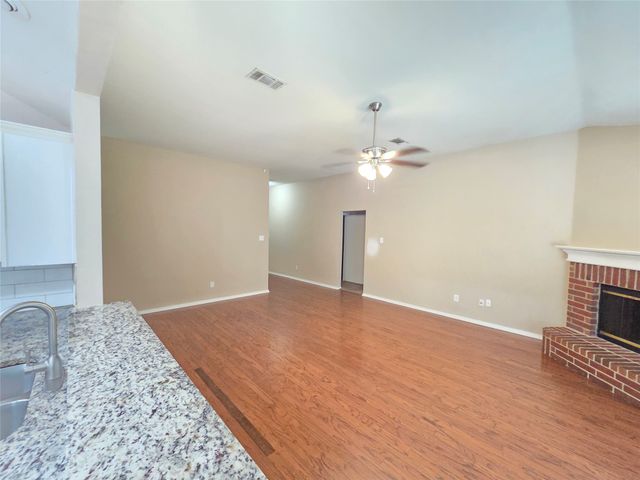 1810 Saint Nevis Drive, Mansfield, TX 76063