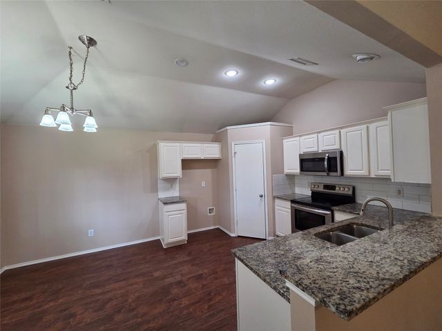 1810 Saint Nevis Drive, Mansfield, TX 76063