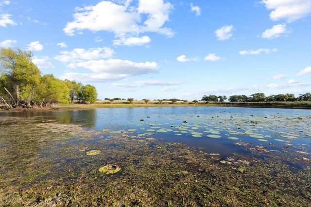 300 CO RD 27100, Honey Grove, TX 75446