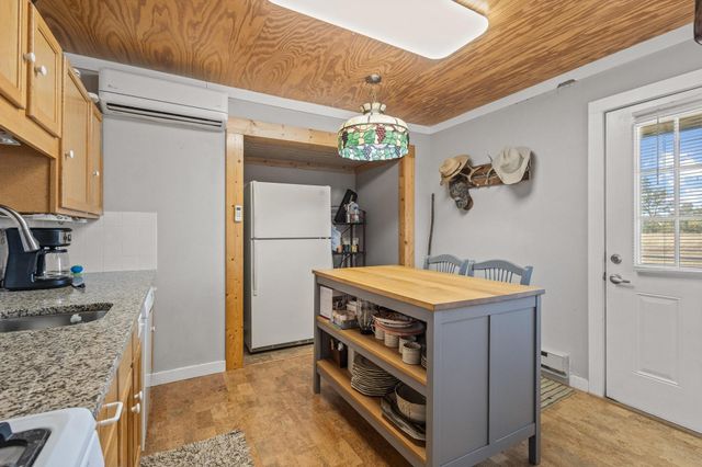 300 CO RD 27100, Honey Grove, TX 75446