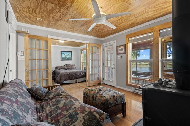 300 CO RD 27100, Honey Grove, TX 75446