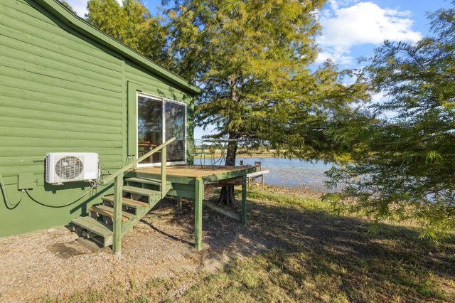 300 CO RD 27100, Honey Grove, TX 75446