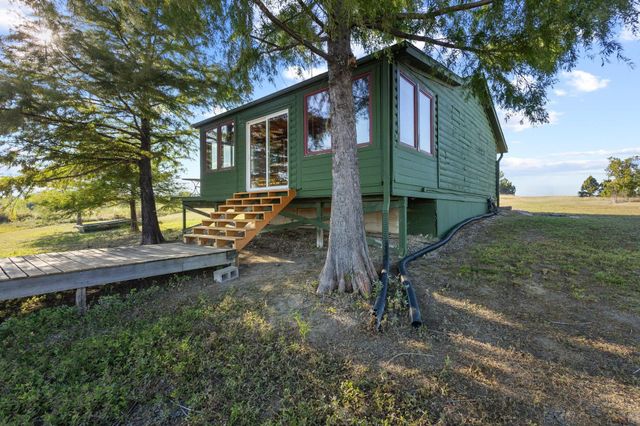 300 CO RD 27100, Honey Grove, TX 75446