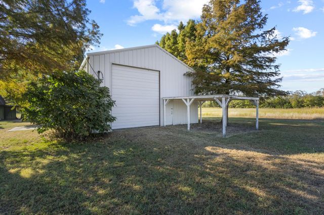 300 CO RD 27100, Honey Grove, TX 75446