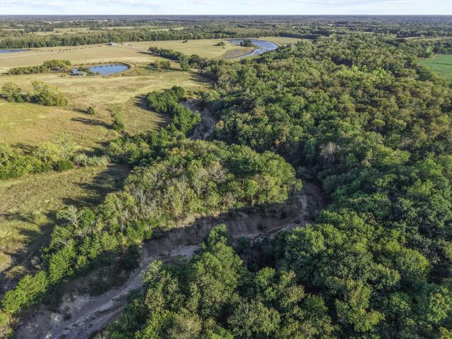 300 CO RD 27100, Honey Grove, TX 75446