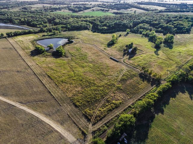 300 CO RD 27100, Honey Grove, TX 75446