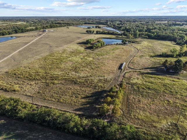 300 CO RD 27100, Honey Grove, TX 75446