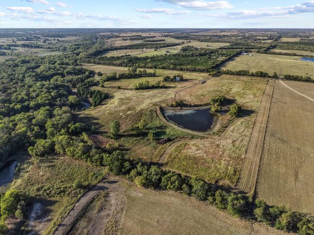 300 CO RD 27100, Honey Grove, TX 75446