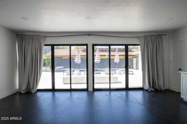 5323 N 6TH Street, Phoenix, AZ 85012