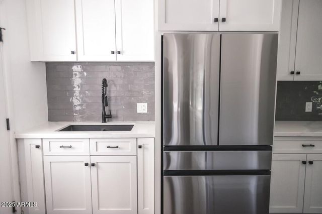 5323 N 6TH Street, Phoenix, AZ 85012