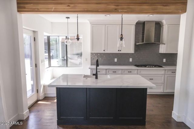 5323 N 6TH Street, Phoenix, AZ 85012