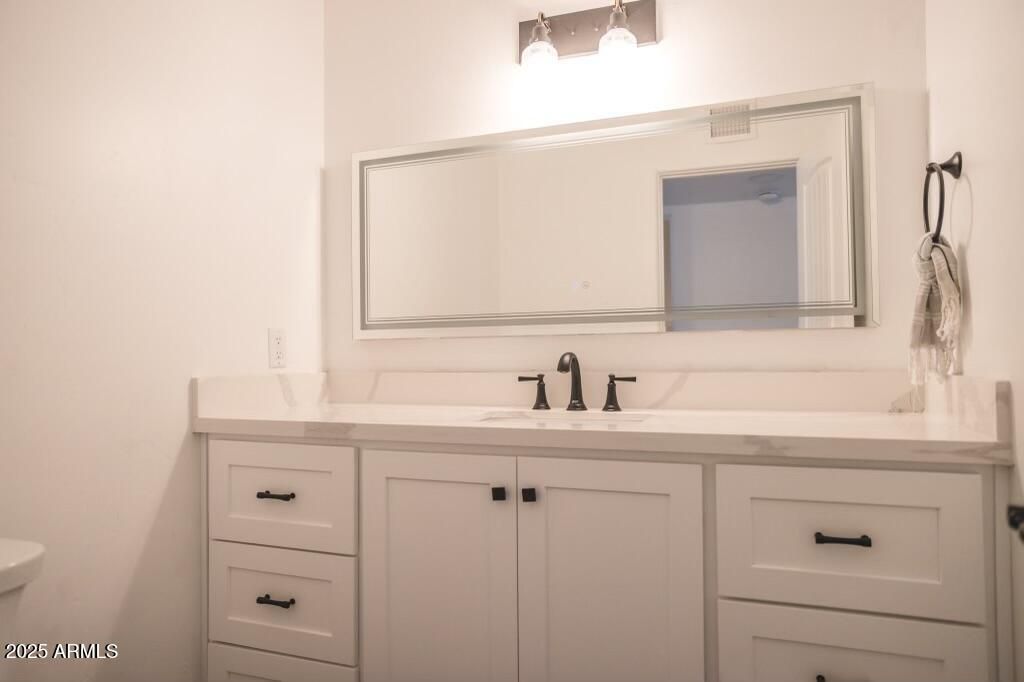 Image 16 of property listing at 5323 N 6TH Street, Phoenix, AZ 85012