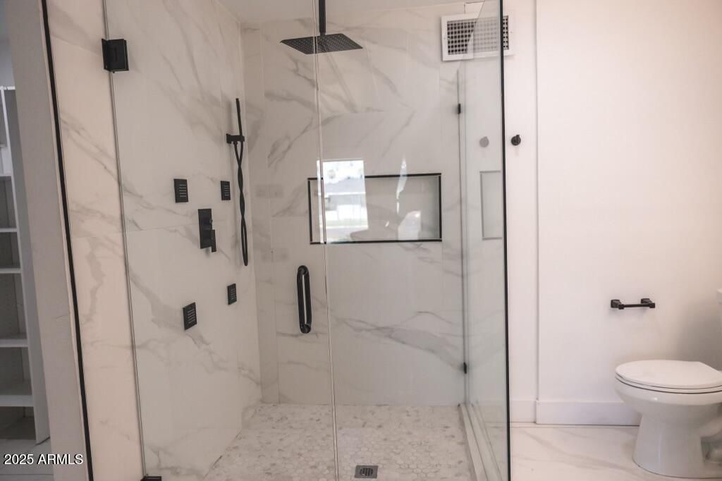 Image 20 of property listing at 5323 N 6TH Street, Phoenix, AZ 85012