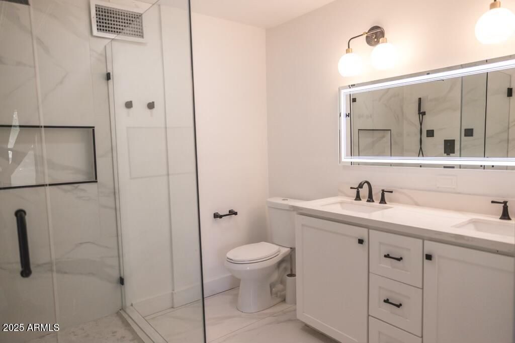 Image 21 of property listing at 5323 N 6TH Street, Phoenix, AZ 85012