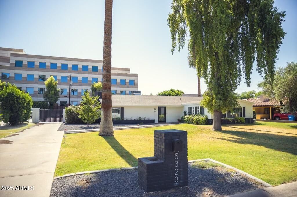 Image 31 of property listing at 5323 N 6TH Street, Phoenix, AZ 85012