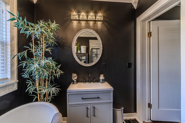 423 W Court Street, Paragould, AR 72450