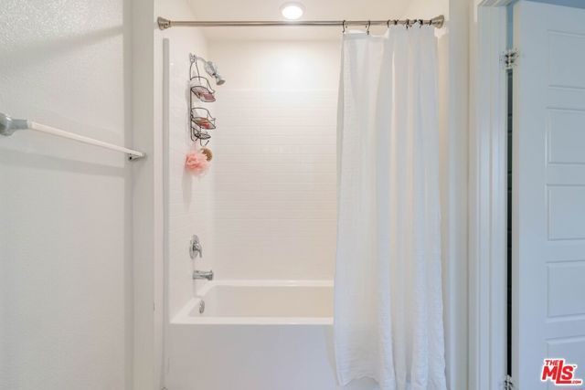 12807 N Watt Lane D, Sylmar (los Angeles), CA 91342