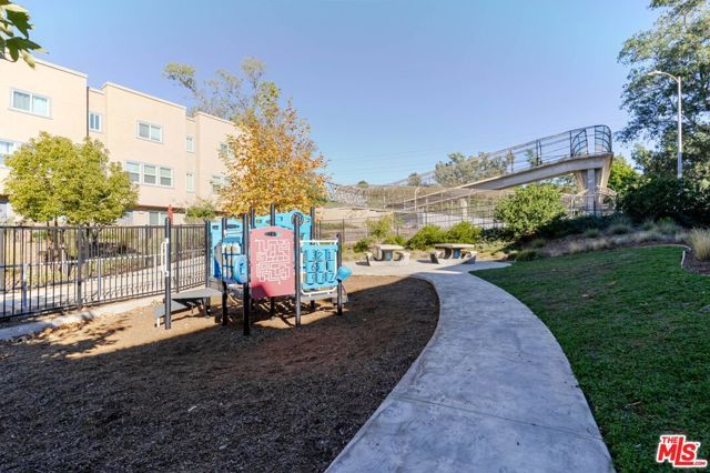 12807 N Watt Lane D, Sylmar (los Angeles), CA 91342