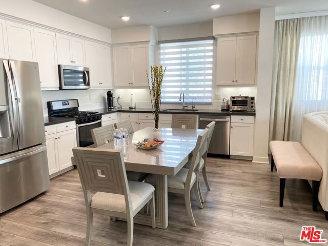 12807 N Watt Lane D, Sylmar (los Angeles), CA 91342