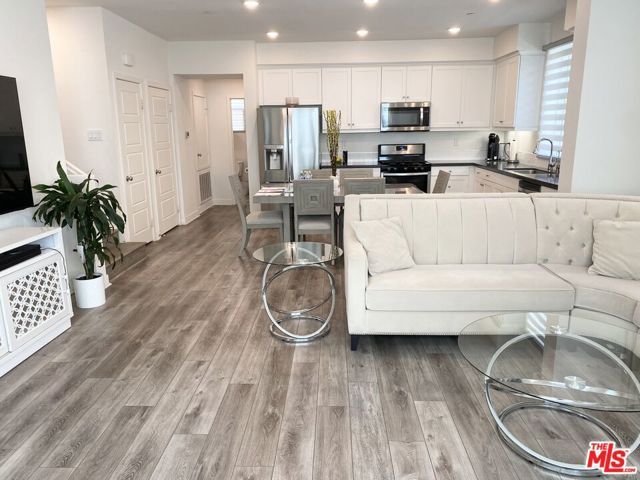 12807 N Watt Lane D, Sylmar (los Angeles), CA 91342