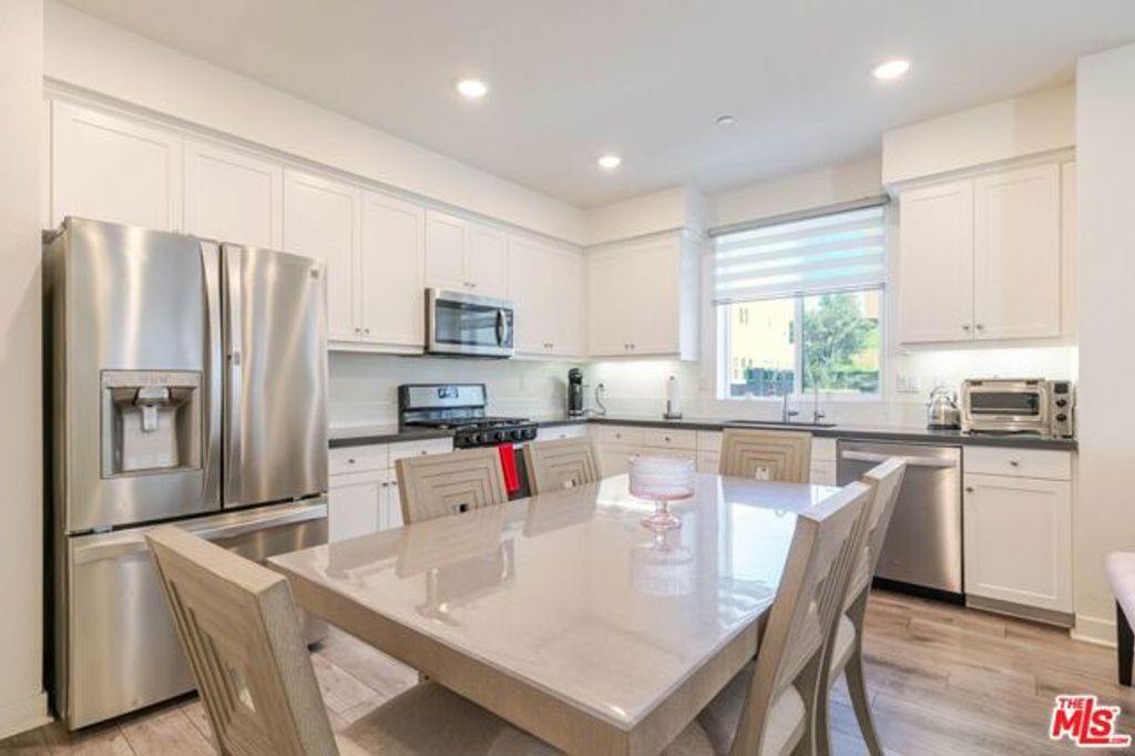 12807 N Watt Lane D, Sylmar (los Angeles), CA 91342