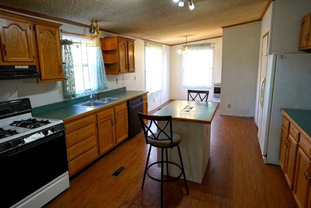 664 Old Dry Hollow Rd, Vanleer, TN 37181