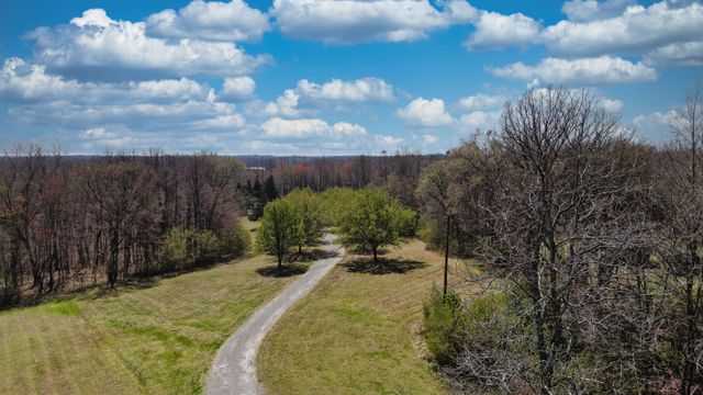 664 Old Dry Hollow Rd, Vanleer, TN 37181