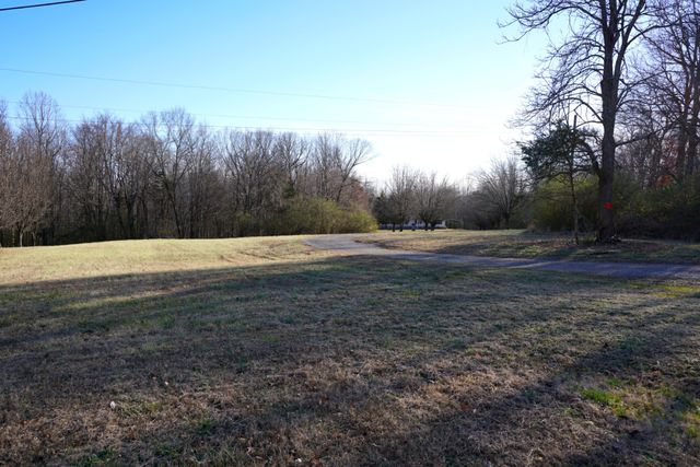 664 Old Dry Hollow Rd, Vanleer, TN 37181