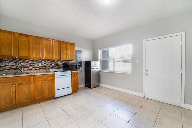 1136 NE 167th Street A, North Miami Beach, FL 33162