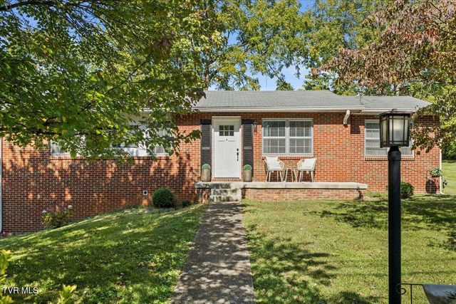 300 Peach Blossom Court, Johnson City, TN 37604