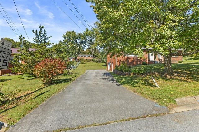 300 Peach Blossom Court, Johnson City, TN 37604