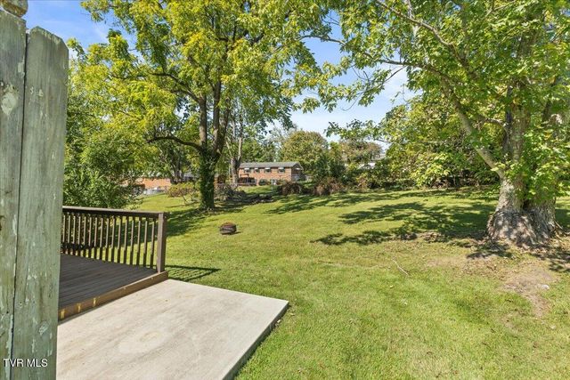 300 Peach Blossom Court, Johnson City, TN 37604