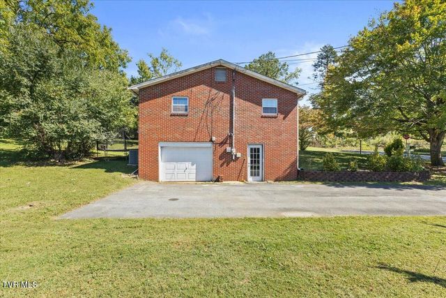 300 Peach Blossom Court, Johnson City, TN 37604