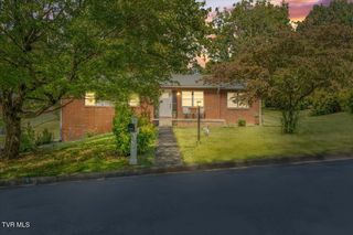 300 Peach Blossom Court, Johnson City, TN 37604