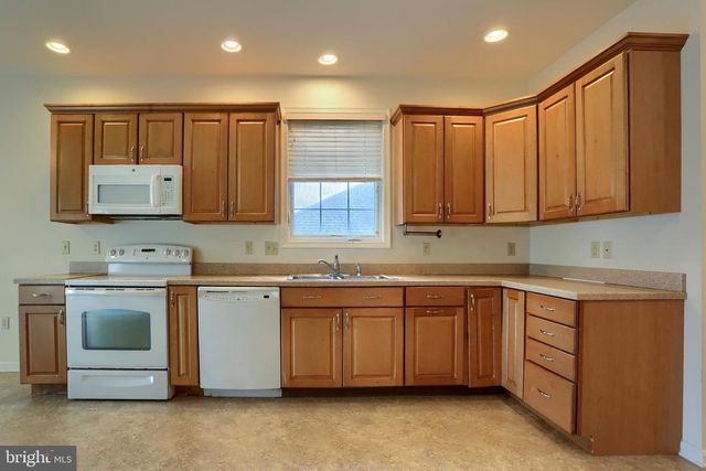 4505 HILLSIDE CT, Harrisburg, PA 17110