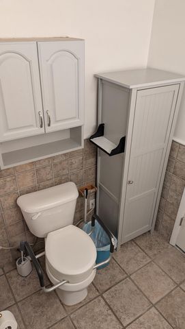 29055 Pennsylvania Road, Romulus, MI 48174