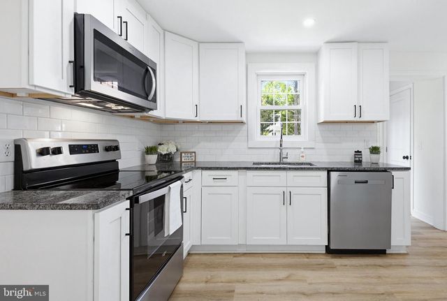 975 SALISBURY CT, Lancaster, PA 17601