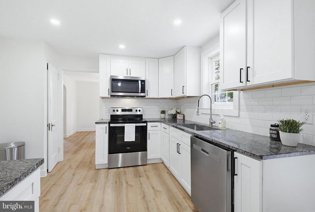 975 SALISBURY CT, Lancaster, PA 17601