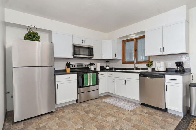 2917 E Portland Street, Springfield, MO 65804