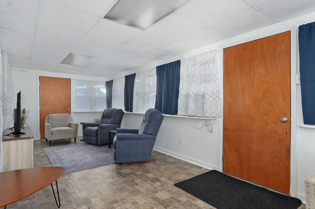 2917 E Portland Street, Springfield, MO 65804