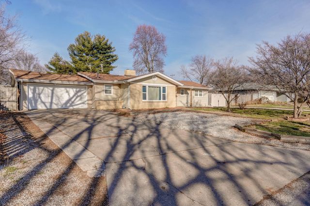2917 E Portland Street, Springfield, MO 65804