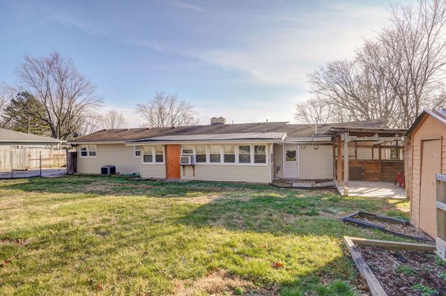 2917 E Portland Street, Springfield, MO 65804