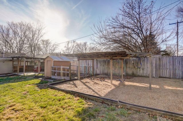 2917 E Portland Street, Springfield, MO 65804