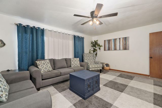 2917 E Portland Street, Springfield, MO 65804