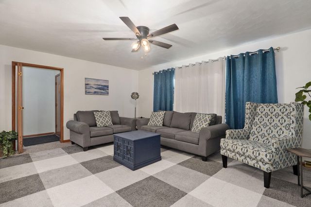 2917 E Portland Street, Springfield, MO 65804