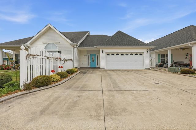 110 Magnolia Courtyard, Houma, LA 70364