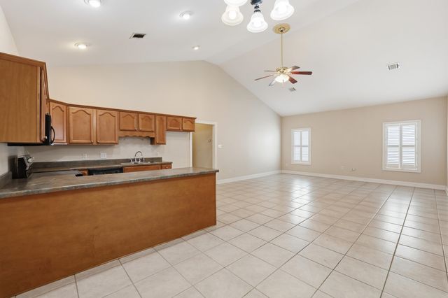 110 Magnolia Courtyard, Houma, LA 70364